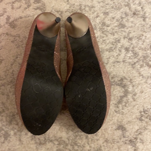 New with Box Candies Rose Gold Heels- size 10 - Picture 4 of 6